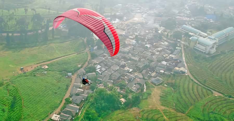 Jakarta: Paragliding on Top Mountain & Tea Plantation - How tandem paragliding works at the mountain launch