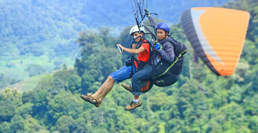 Jakarta: Paragliding on Top Mountain & Tea Plantation - Looking down on Gunung Mas tea plantation