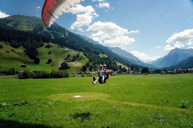 KLOSTERS: Paragliding For 2 - Couples (Video &Photos Incl.) - The flight over Davos and Prättigau
