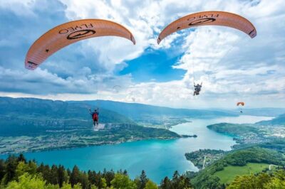 Lake Annecy: Winter Paragliding flight