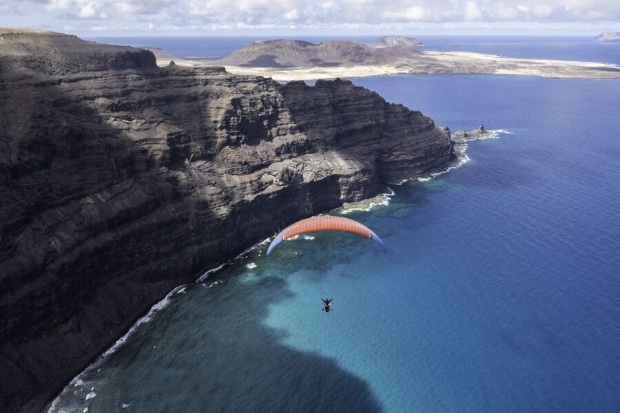 Lanzarote: Tandem Paragliding Flight Over Lanzarote - Key points at a glance