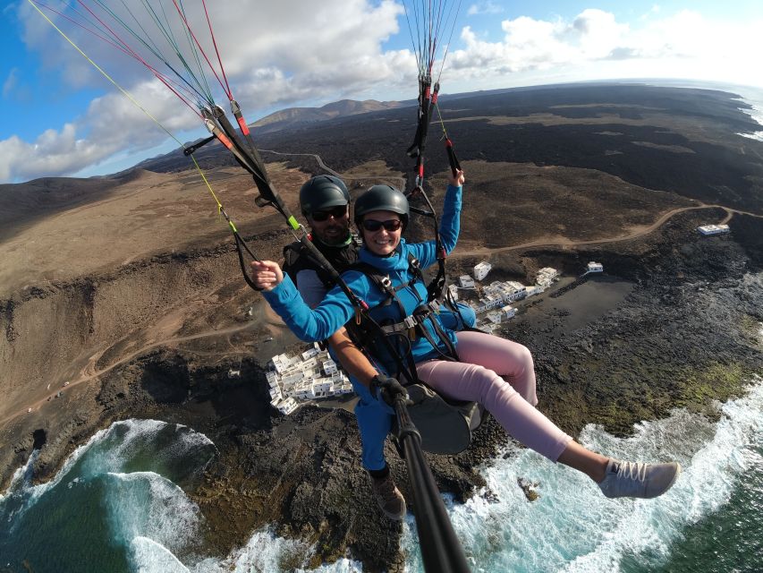 Lanzarote: Tandem Paragliding Flight Over Lanzarote - What to bring and what to expect