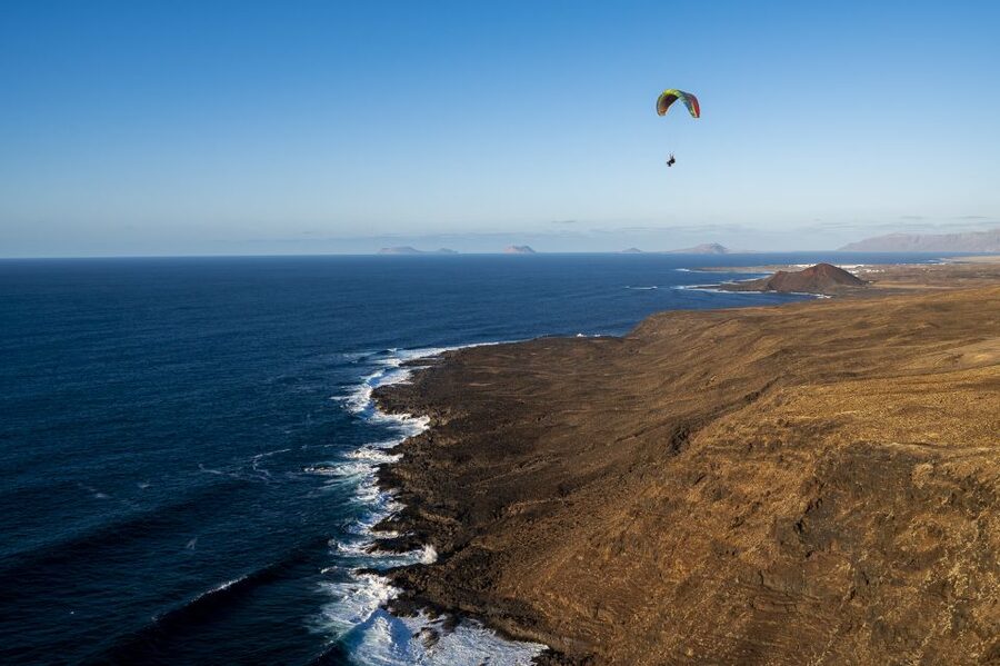 Lanzarote: Tandem Paragliding Flight Over Lanzarote - Why the open-air views are worth the price