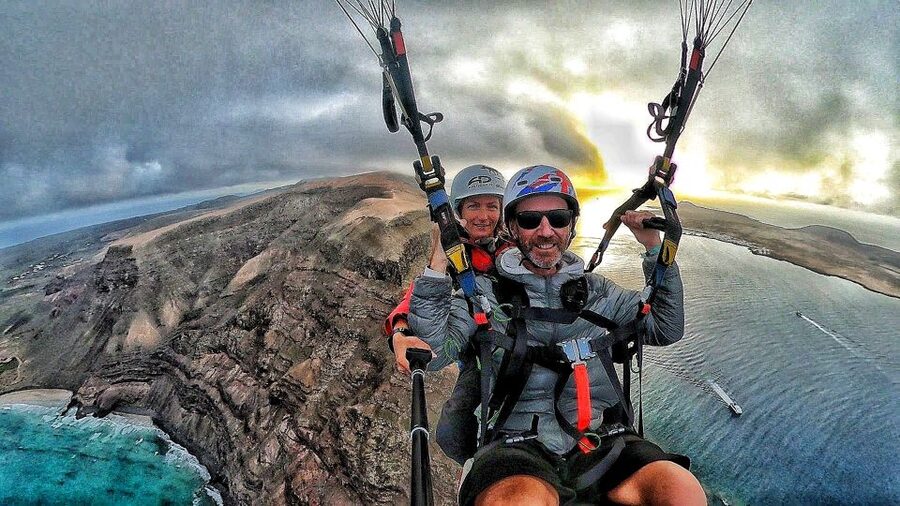Lanzarote: Tandem Paragliding over Volcanoes & the Atlantic - What the landing feels like