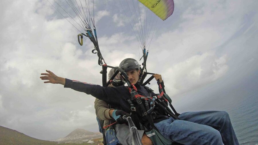 Las Palmas: Paragliding Tandem Flight with Instructor - Weather is part of the booking
