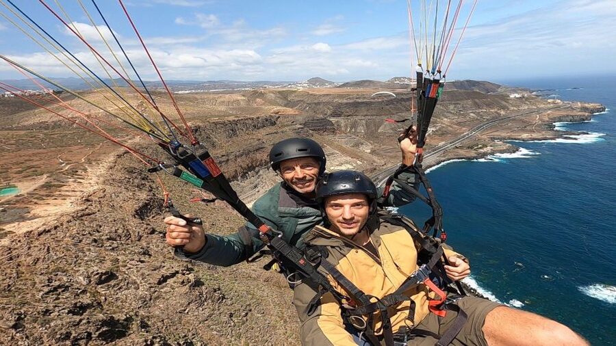 Las Palmas: tandem paragliding flights for everyone - The ride to Ladera Alta and the pre-flight briefing