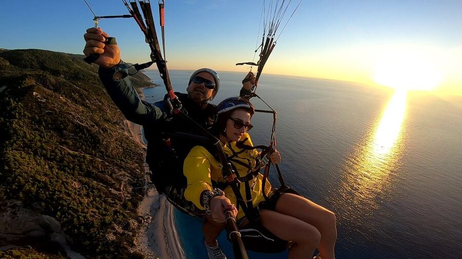 Lefkada paragliding tandem flighs/ Kathisma beach - Fifteen minutes in the air