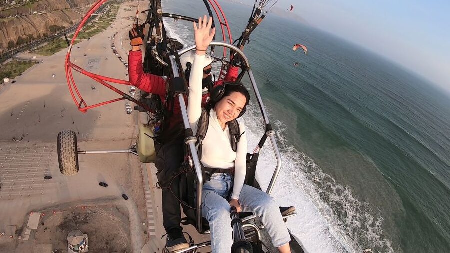 Lima: Paragliding Flight Over Costa Verde Districts - What to Wear and How to Prepare