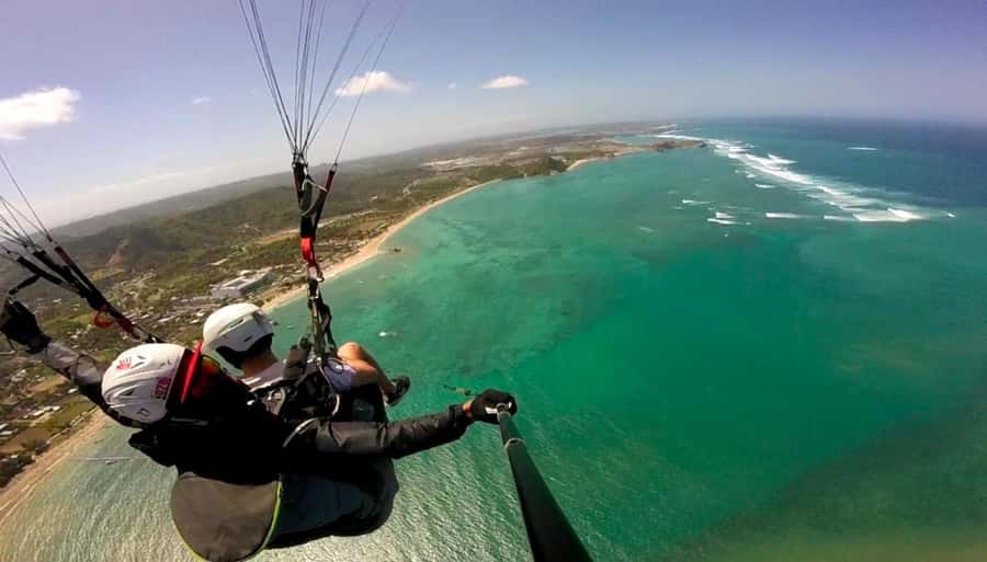 Lombok : Tandem Paragliding with Pilot & Beach Tour - A private car makes the long day easier