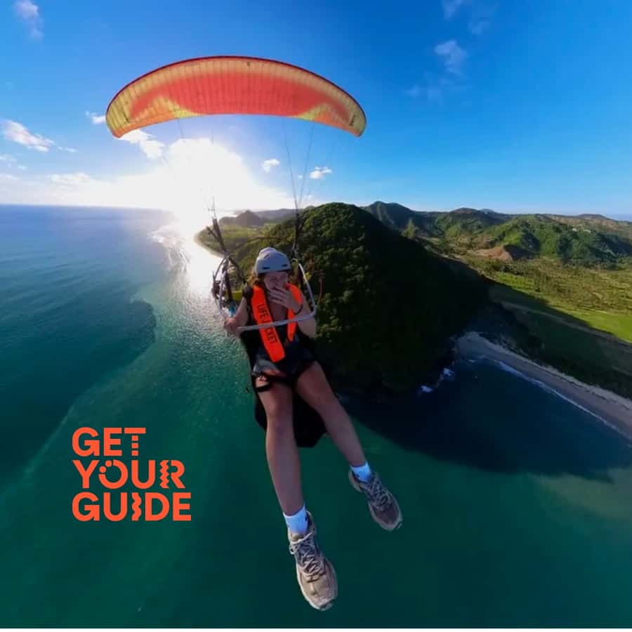 Lombok : Tandem Paragliding With Pilot, Cave & Village - Sukarara Village and the handloom tradition