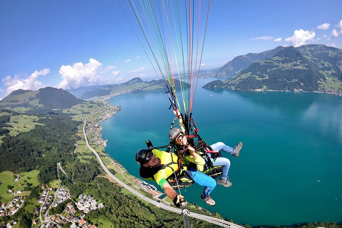 Luzern / Lucerne Professional Paragliding Tandem Flights - Why paragliding gives you a different Lucerne view