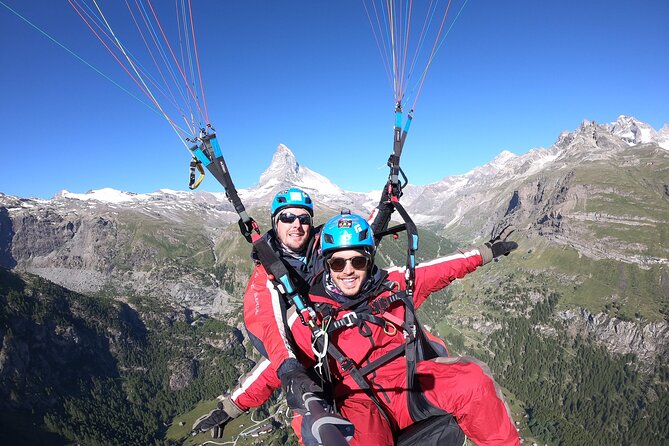 Matterhorn Paragliding flight in Zermatt (20-25min) - Taking off above Zermatt