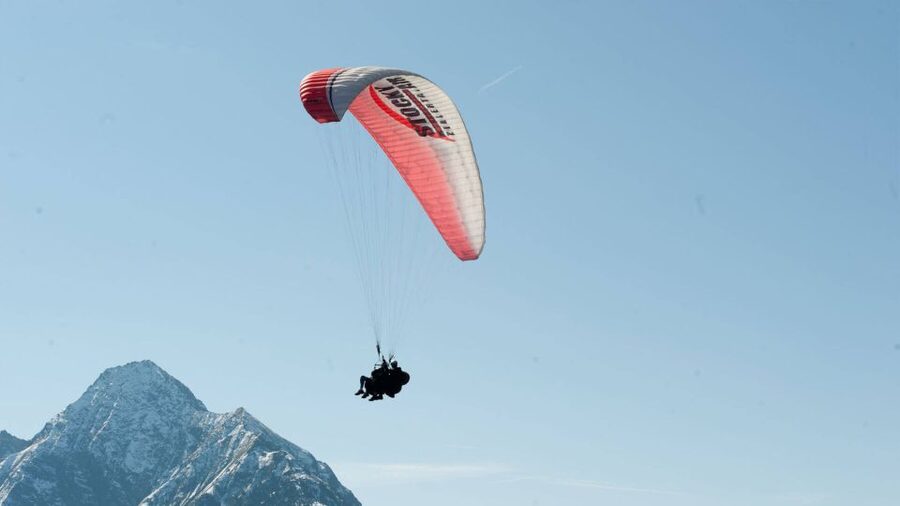 Mayrhofen: Paragliding Flight Experience Over Mountains - Key details before you book