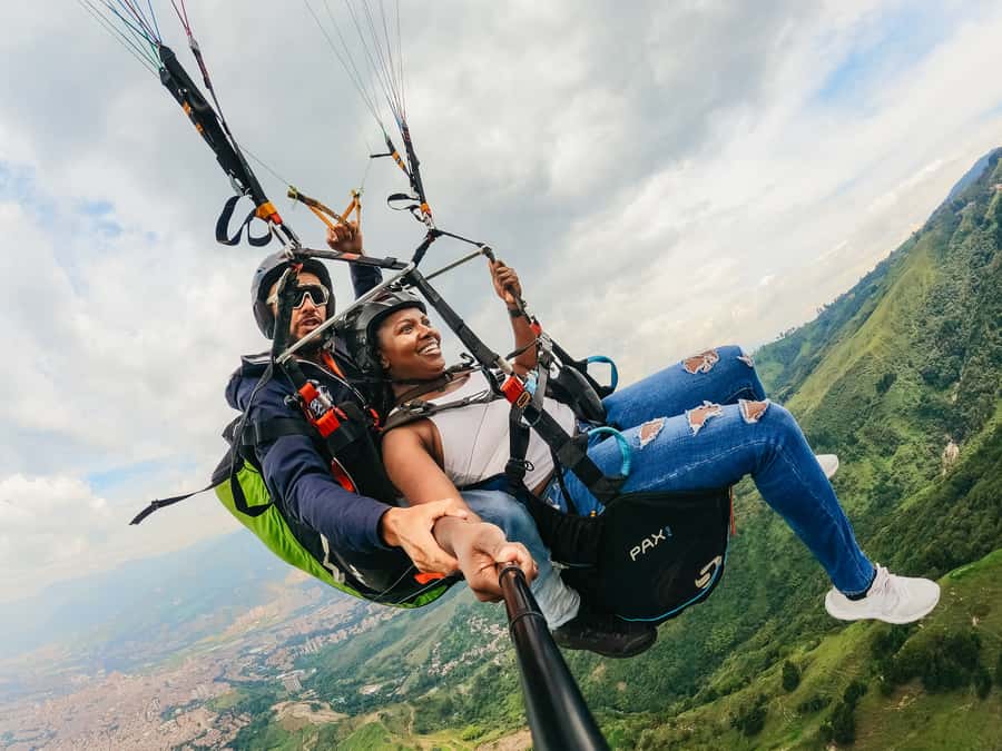 Medellín: Paragliding in the Colombian Andes - Fifteen minutes over the Aburrá Valley
