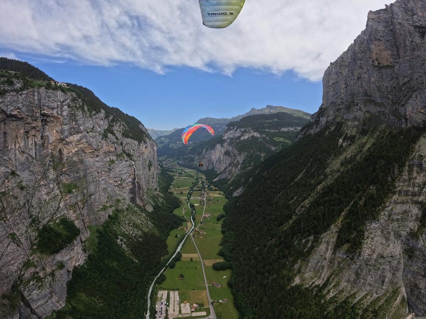 Mürren: Paragliding over Lauterbrunnen Cliffs and Waterfalls - The views worth watching for