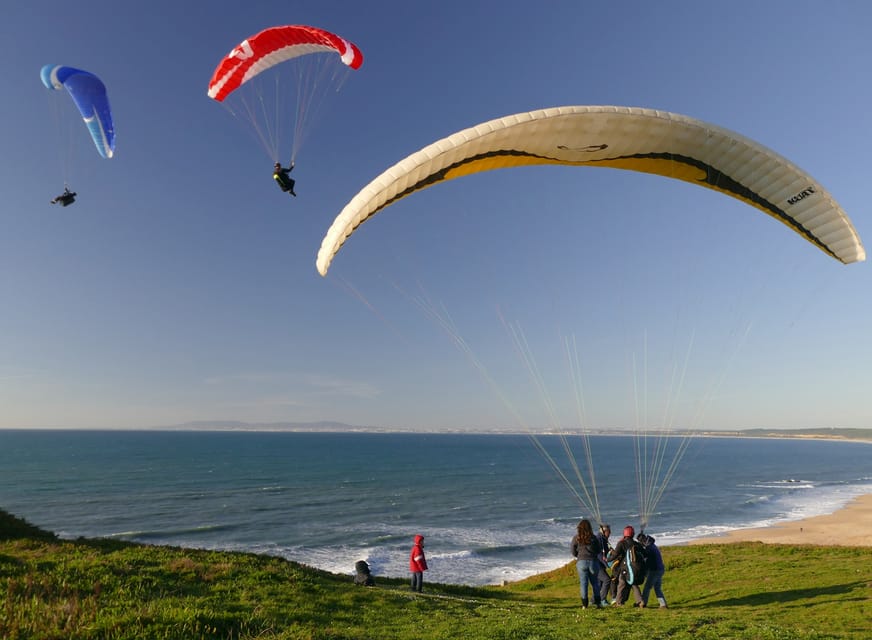 Nazare: Paragliding tandem flight - Takeoff above the ocean and sand