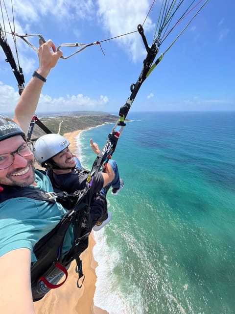 Nazare: Paragliding tandem flight - What is included, and what costs extra