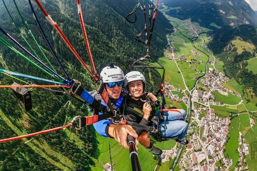 Neustift im Stubaital: Tandem Paragliding Flight - From the Elferlift station to the launch slope