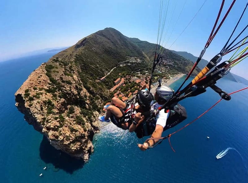 Palermo: paragliding flight with instructor foto and video - A bird’s-eye view of Sicily’s northwest coast