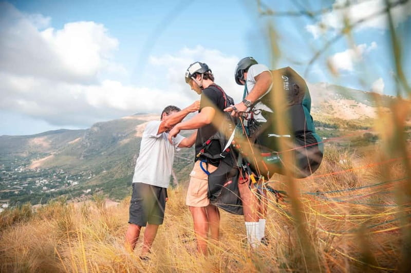 Palermo: paragliding flight with instructor foto and video - Take-off with an instructor beside you