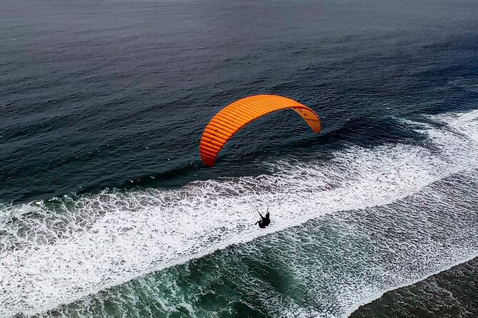 Paragliding Adventure in Maitencillo - A short flight with a big view over Maitencillo