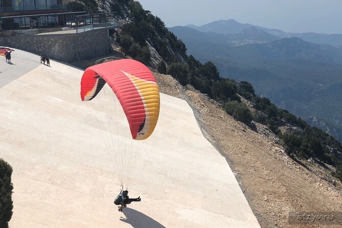 Paragliding(Babadag 1970 m)Fethiye - The takeoff: a few steps, then open air