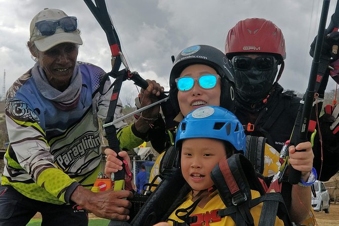 Paragliding Bali at Uluwatu Cliff with Photos/Videos - A realistic look at the timing