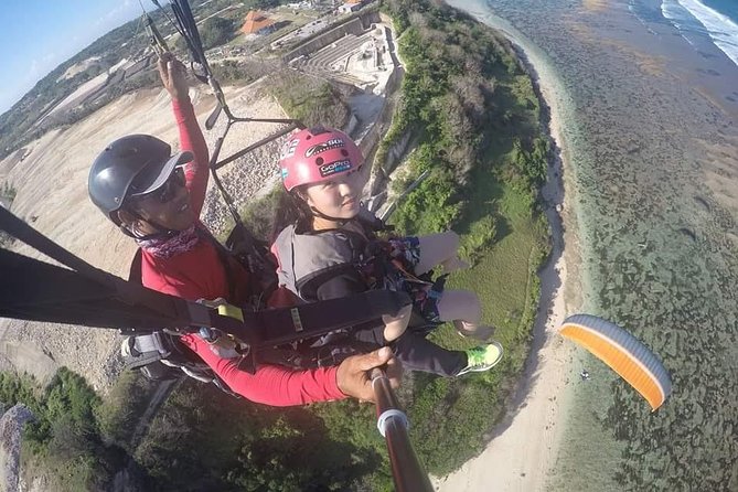 Paragliding Bali at Uluwatu Cliff with Photos/Videos - Who will enjoy this most