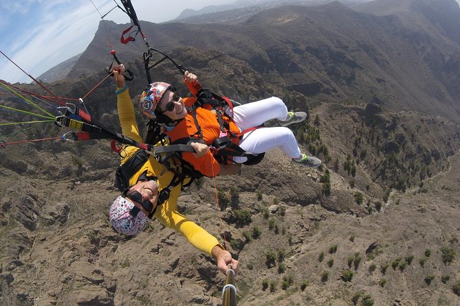 Paragliding Epic Experience in Tenerife with the Spanish Champion Team - Mountain views, thermals, and the coast below