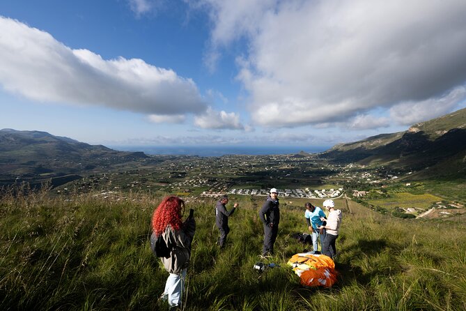 Paragliding flight in Palermo - Why this stretch of Sicily is made for paragliding