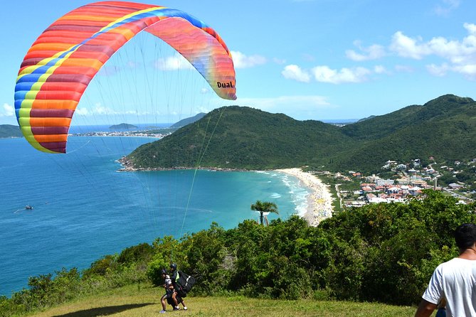 Paragliding flight with instructor in Florianópolis - Taking flight from São João do Rio Vermelho