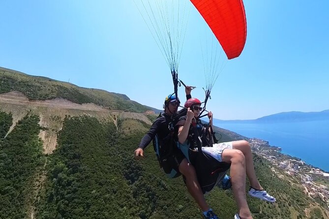 Paragliding Fly Tandem Vlora - Choosing between a scenic flight and aerobatics