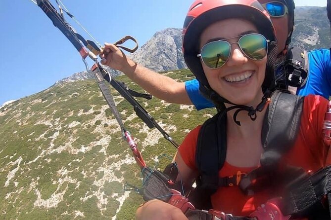 Paragliding Fly Tandem Vlora - The view over Vlora and the sea
