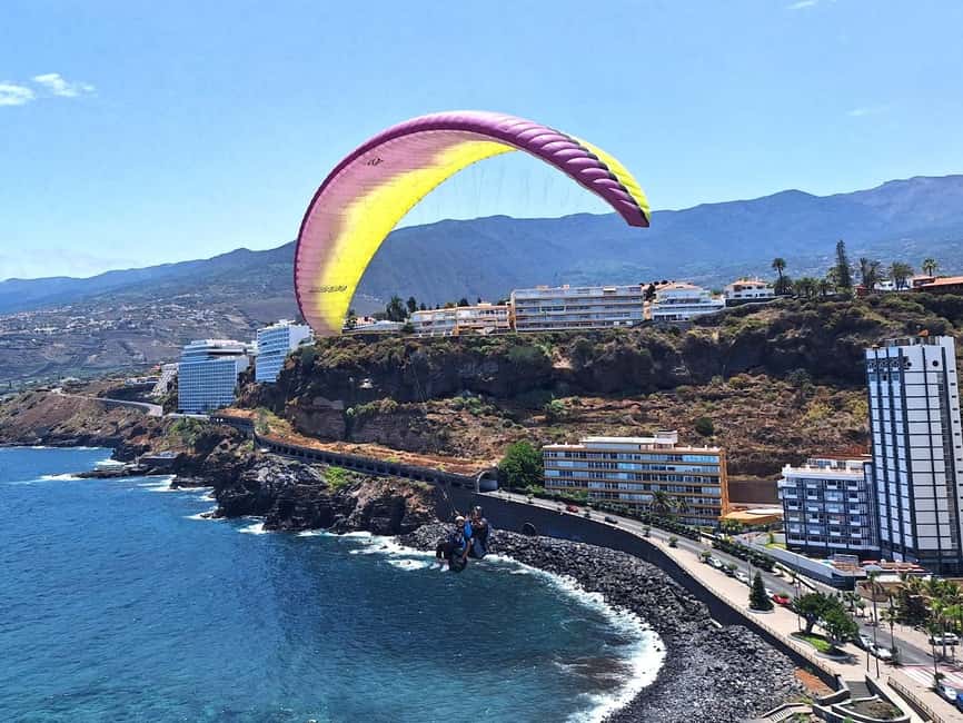 Paragliding from Puerto de la Cruz or Teide National park - Coming down to the beach