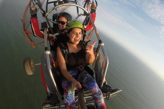Paragliding in Lima - Costa Verde - A short flight with a big view of Lima