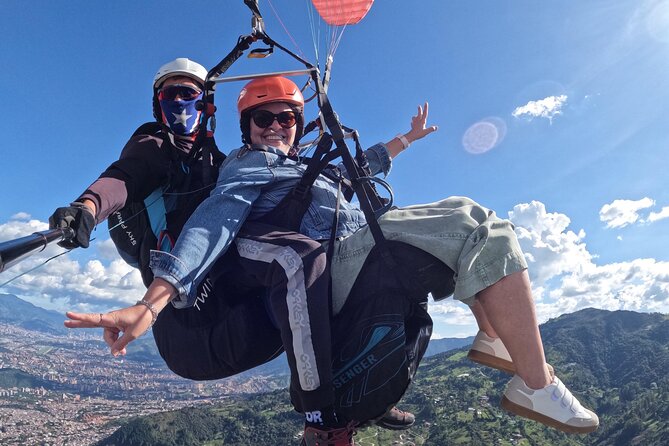 Paragliding in Medellin. - Safety, nerves, and the landing