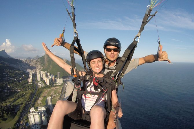 Paragliding in Rio de Janeiro - Landing at São Conrado Beach