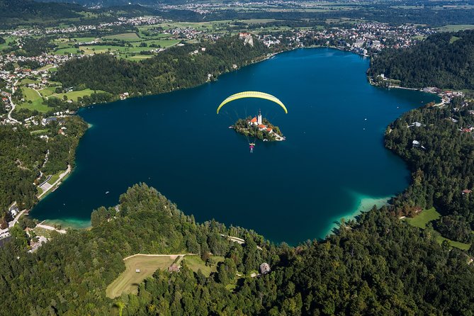 Paragliding Lake Bled - The tandem flight over Bled