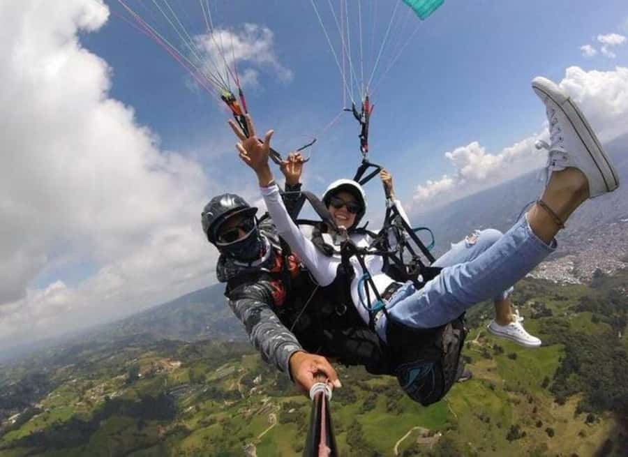 Paragliding Medellin with Transportation and free Videos - What the GoPro footage adds