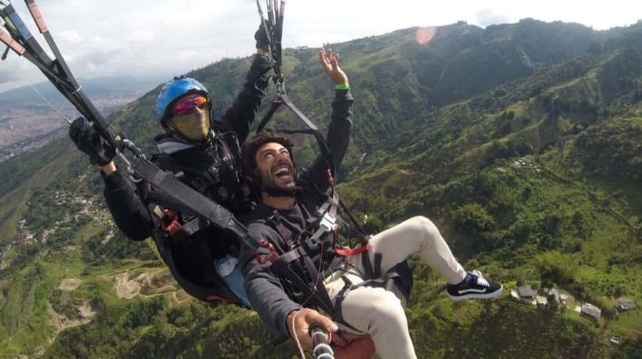 Paragliding Medellin with Transportation and free Videos - How the price compares with the time involved