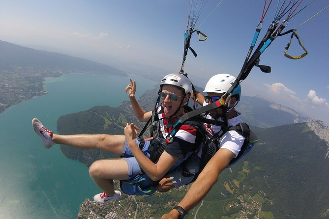 Paragliding Performance flight over the magnificent Lake Annecy - Is $168.03 a fair price?