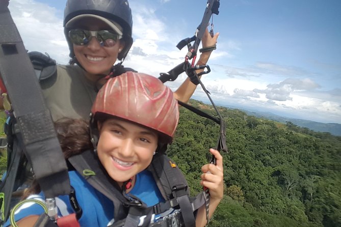 Paragliding tandem flight 1.500 ft & up - Leaving Jaco for the Las Terrazas launch site