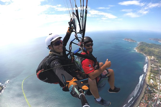 Paragliding tandem flight 1.500 ft & up - Who should book this Jaco flight?