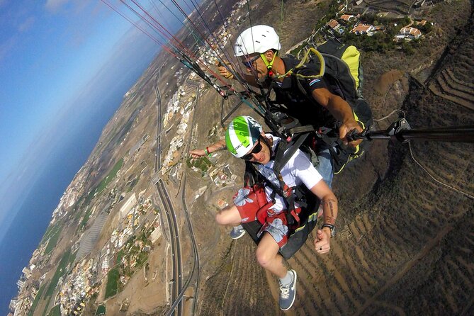 Paragliding Tandem Flight in Tenerife South ¡HOLA! - The scenery from Barranco del Infierno to Playa Paraiso