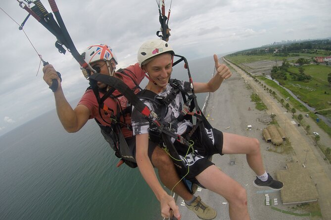 Paragliding tandem flights in Georgia - Forty minutes of mountain views
