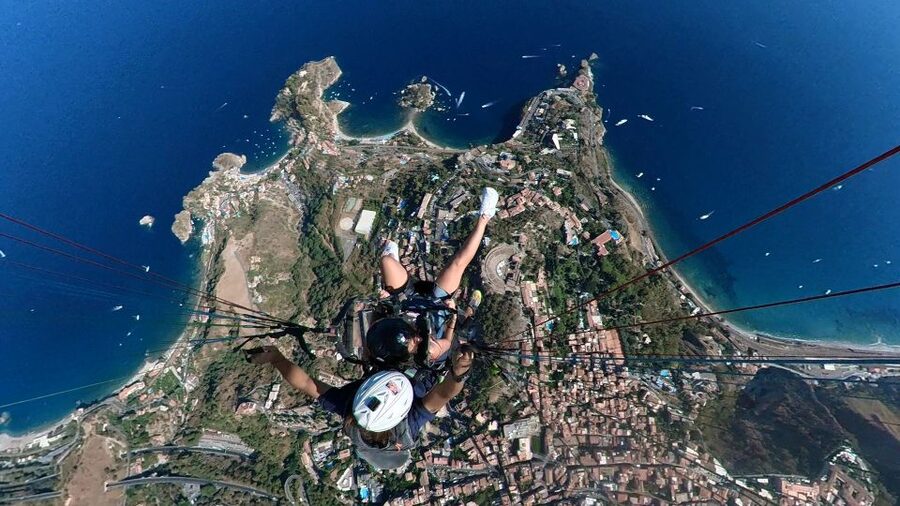 Paragliding Tandem Taormina + Video/Foto e GoPro + Acrobazia - How the price compares with the experience