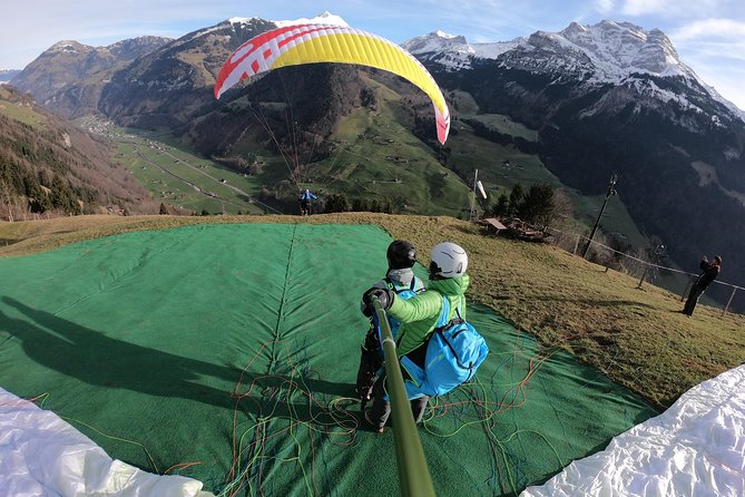 Paragliding Tandemflight Lucerne - Engelberg - Pilots who set the tone