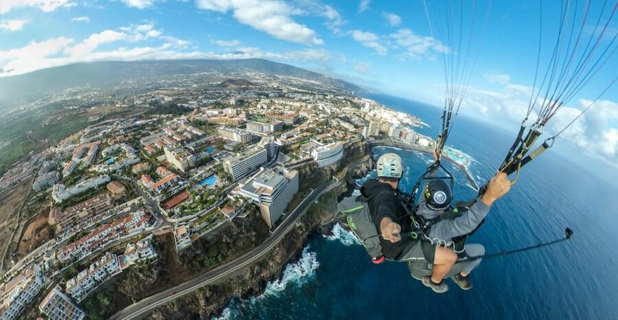 Paragliding Tenerife: Flight from Teide to Puerto de la Cruz - The view from 2,200 meters