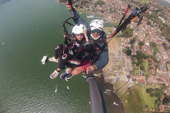 Private Paragliding Flight in Valle de Bravo with Instructor - Who will enjoy this flight most
