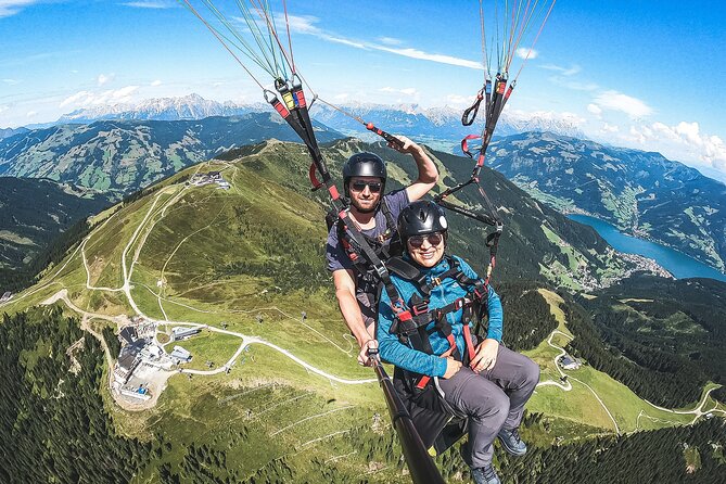 Private tandem flight Classic from the Schmittenhöhe in Zell am See - Preparing for takeoff at the mountain